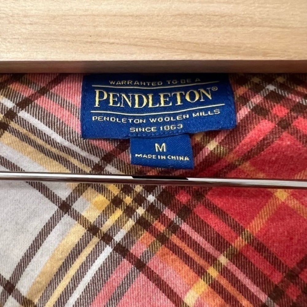 Pendleton Plaid Button Up Women’s Size Medium - image 4